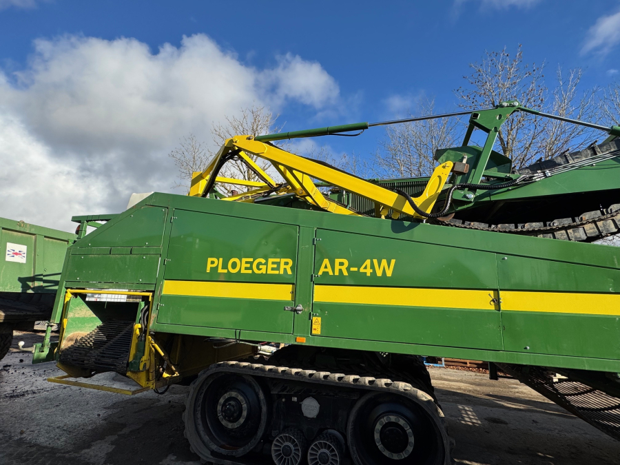 6202 Ploeger potato harvester 4 row with elevator