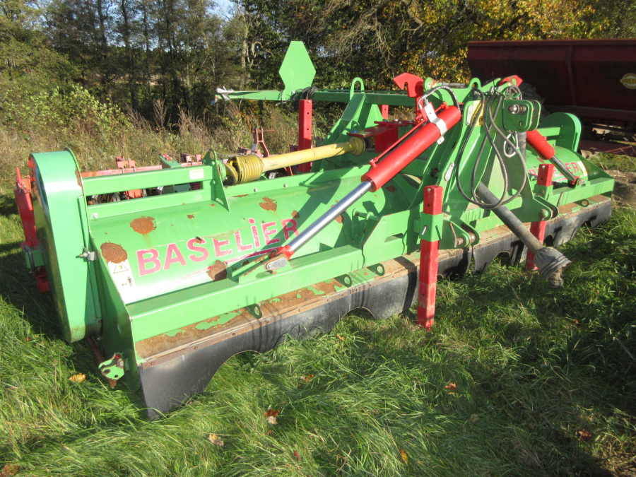 6220 Baselier blastkross 6x75 cm. Hydraulisk fällning