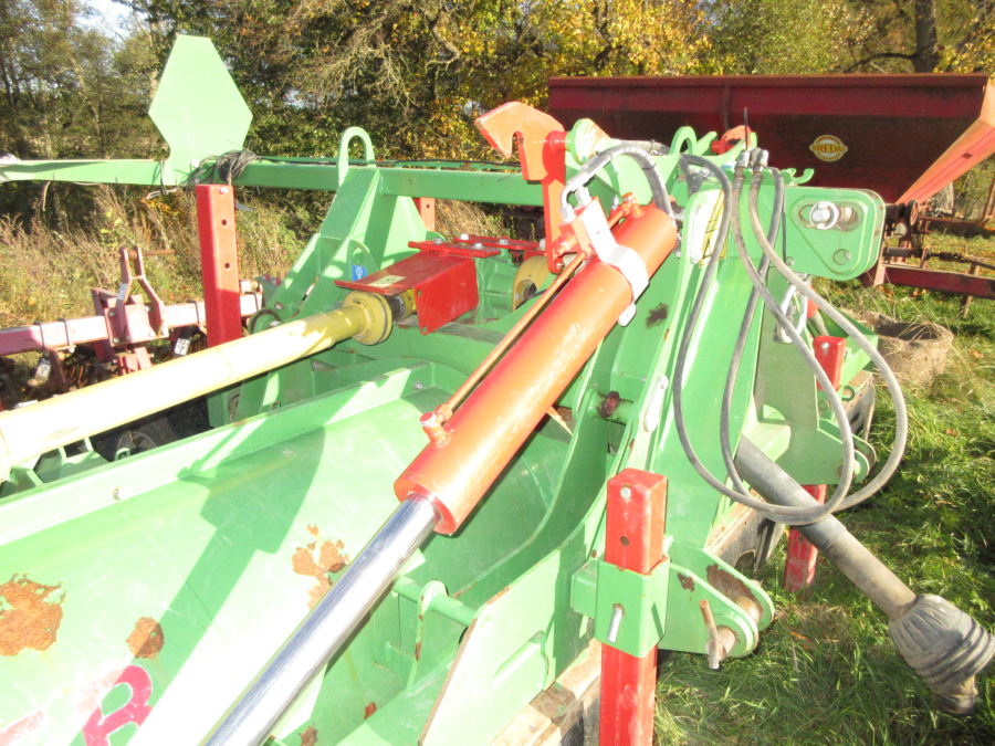 6220 Baselier blastkross 6x75 cm. Hydraulisk fällning