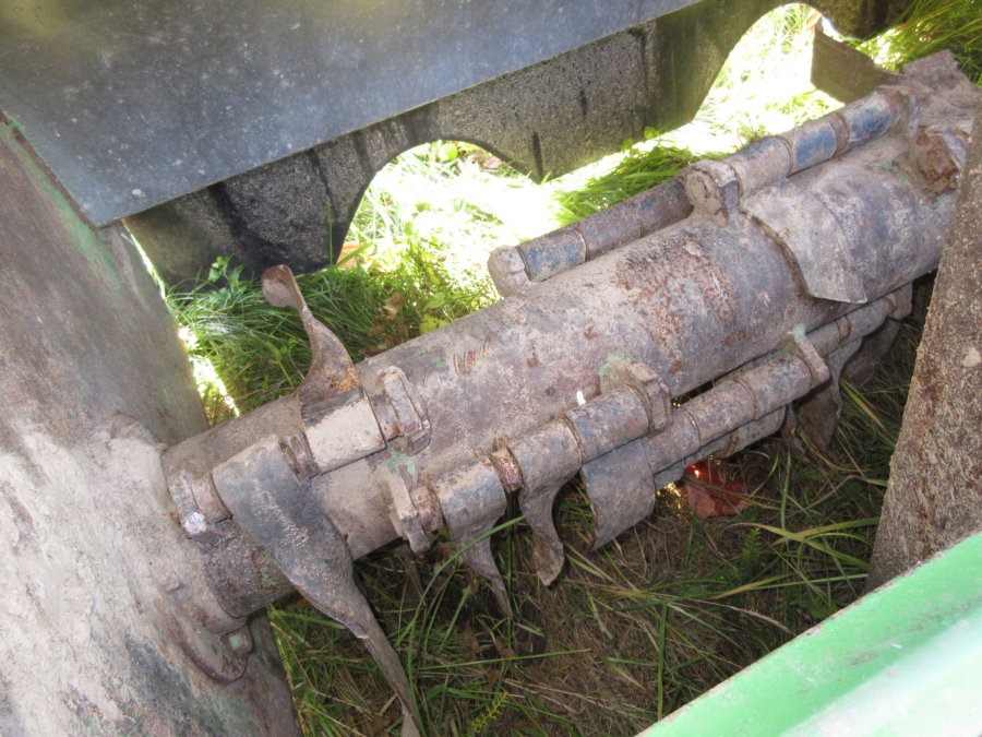 6220 Baselier blastkross 6x75 cm. Hydraulisk fällning
