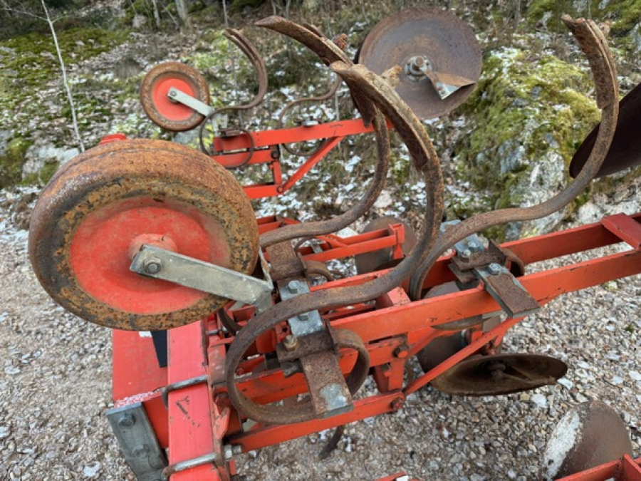 6223 Checchi Magli disc ridger