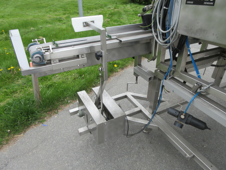 6236 Newtec + Gillenkirch packaging line for apple in plastic bags