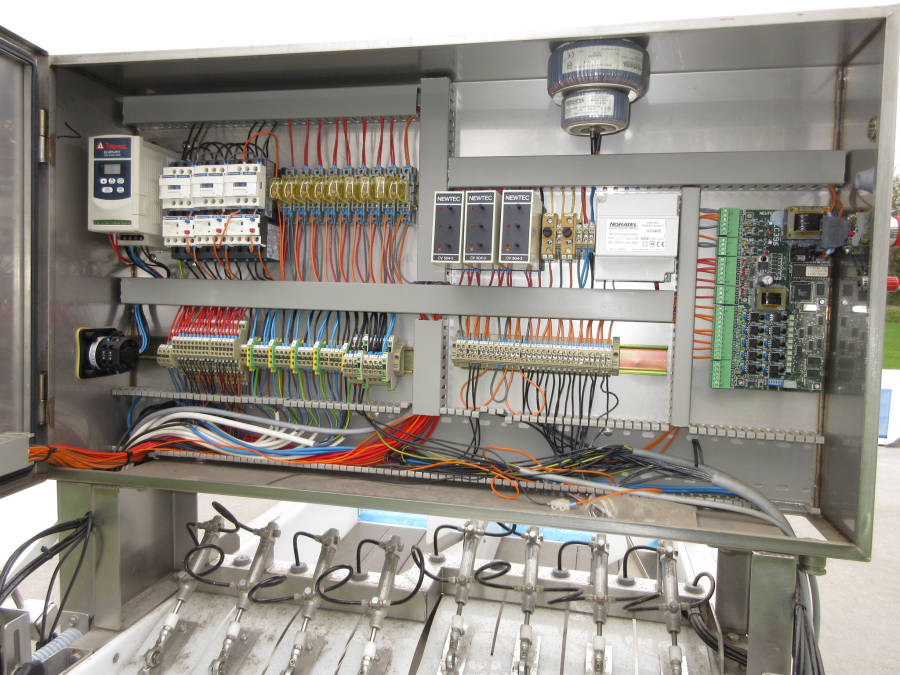 6236 Newtec + Gillenkirch packaging line for apple in plastic bags