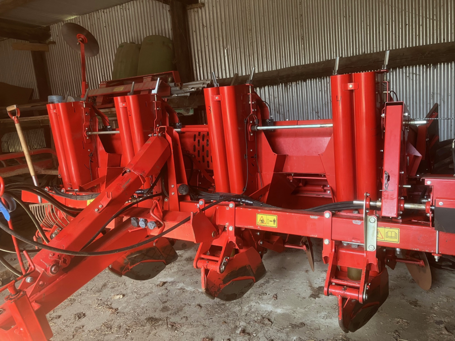 6263 Underhaug UN3200 potato planter