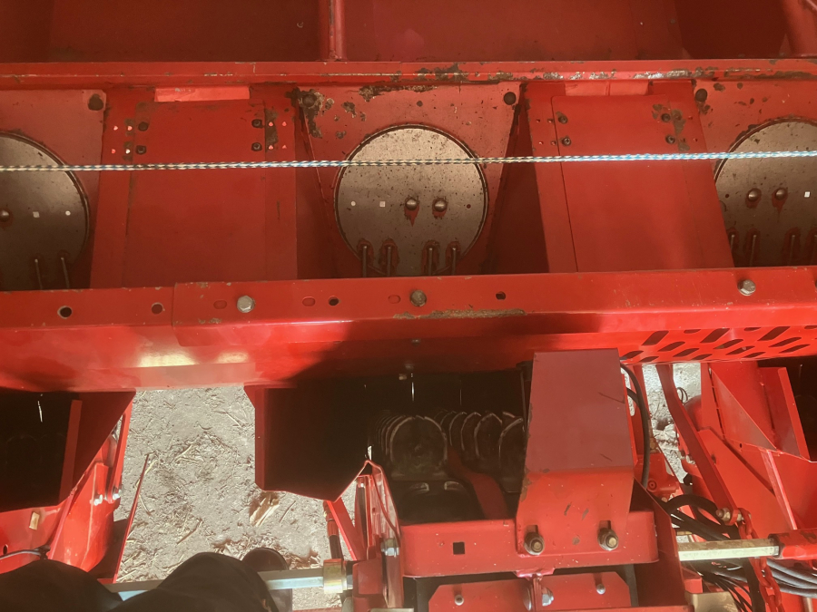 6263 Underhaug UN3200 potato planter