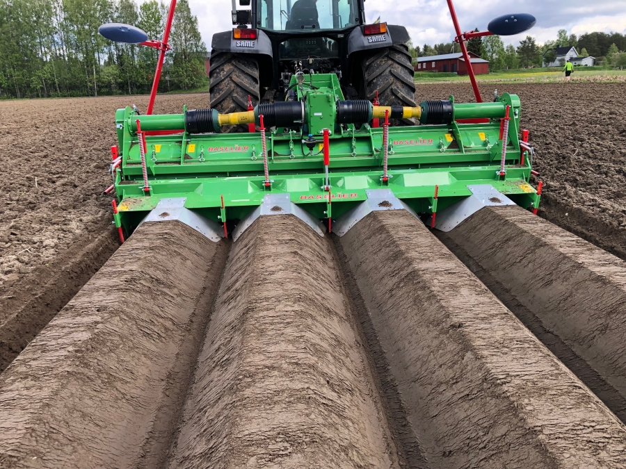 6270 Baselier cultivator 4x90 cm year model 2019
