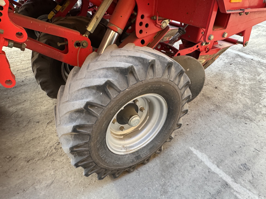 6319 Grimme GL34 potato planter 4 row