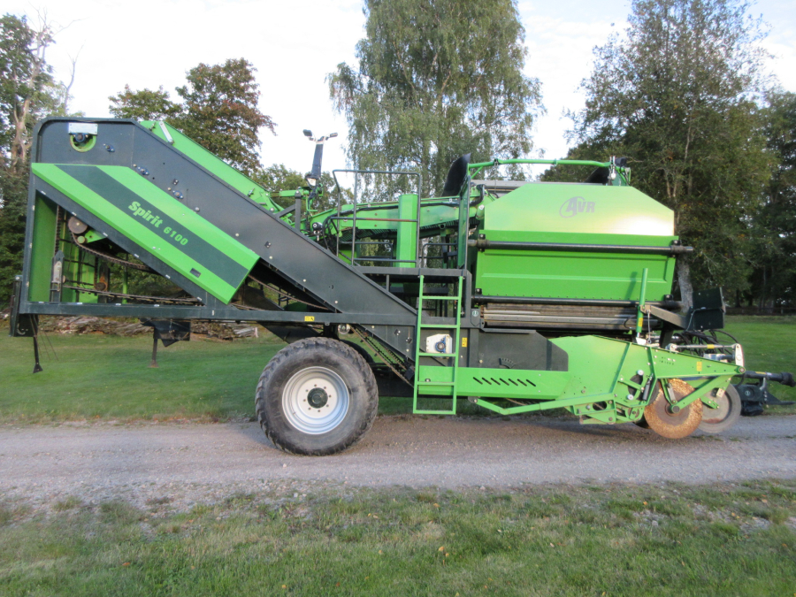 6322 AVR 6100 potato harvester