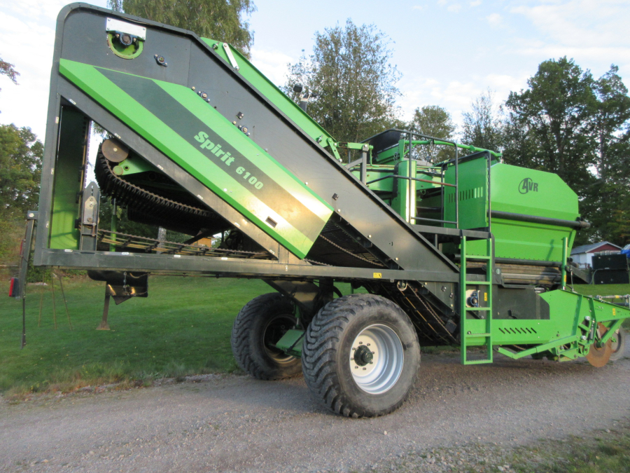 6322 AVR 6100 potato harvester