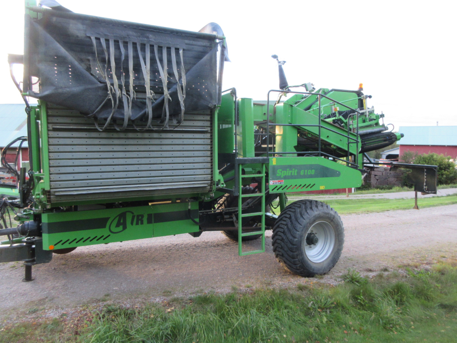 6322 AVR 6100 potato harvester