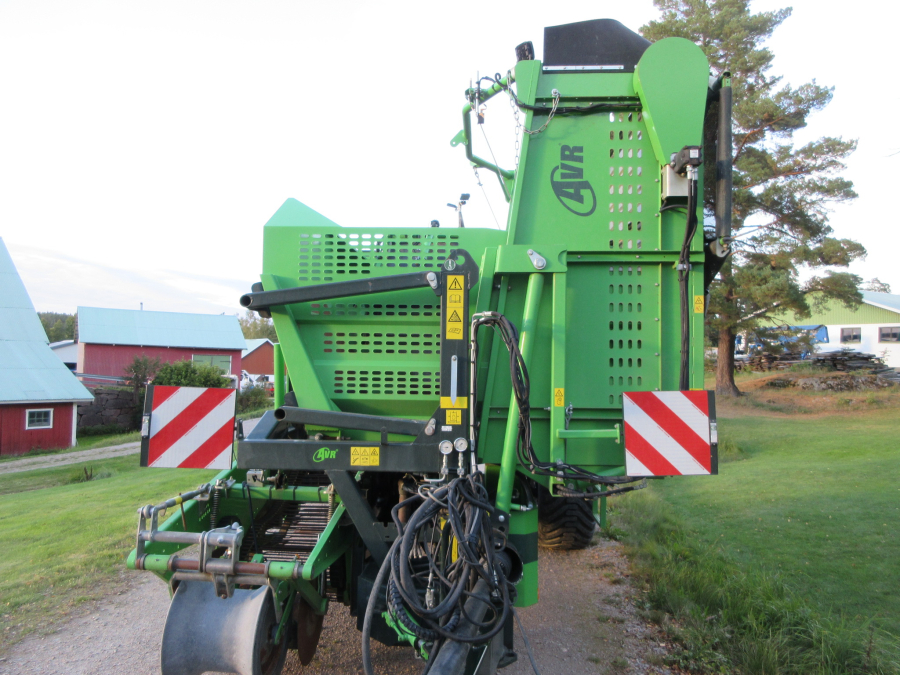 6322 AVR 6100 potato harvester