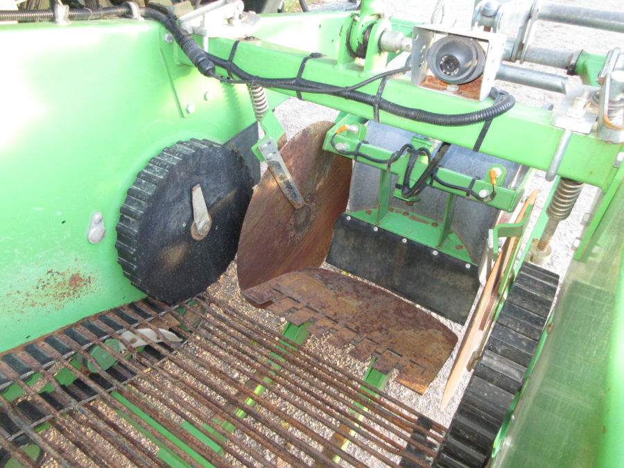 6322 AVR 6100 potato harvester