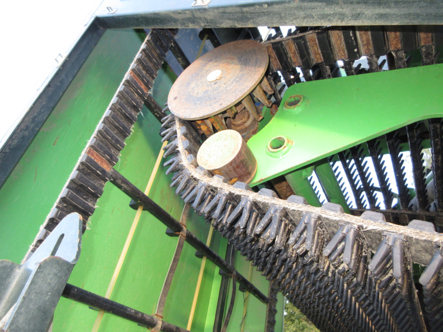 6322 AVR 6100 potato harvester
