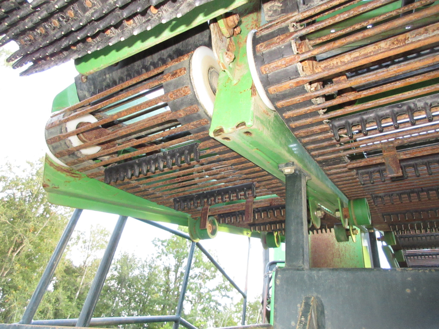 6322 AVR 6100 potato harvester