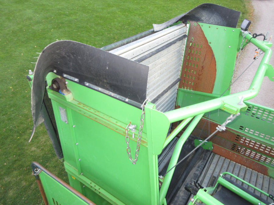 6322 AVR 6100 potato harvester