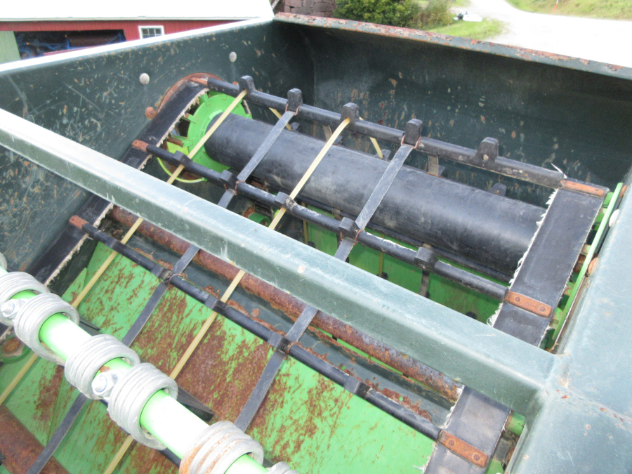 6322 AVR 6100 potato harvester