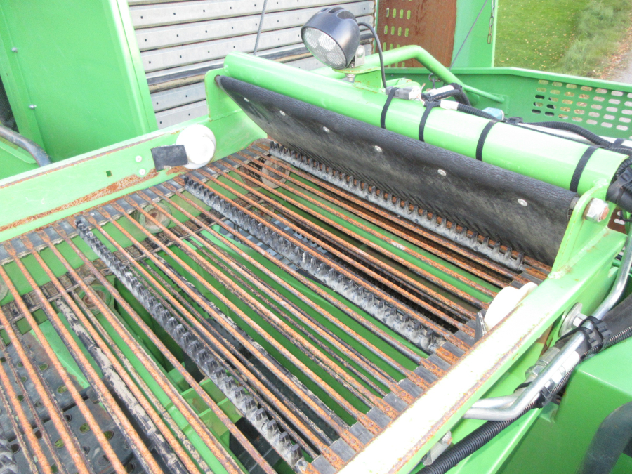 6322 AVR 6100 potato harvester