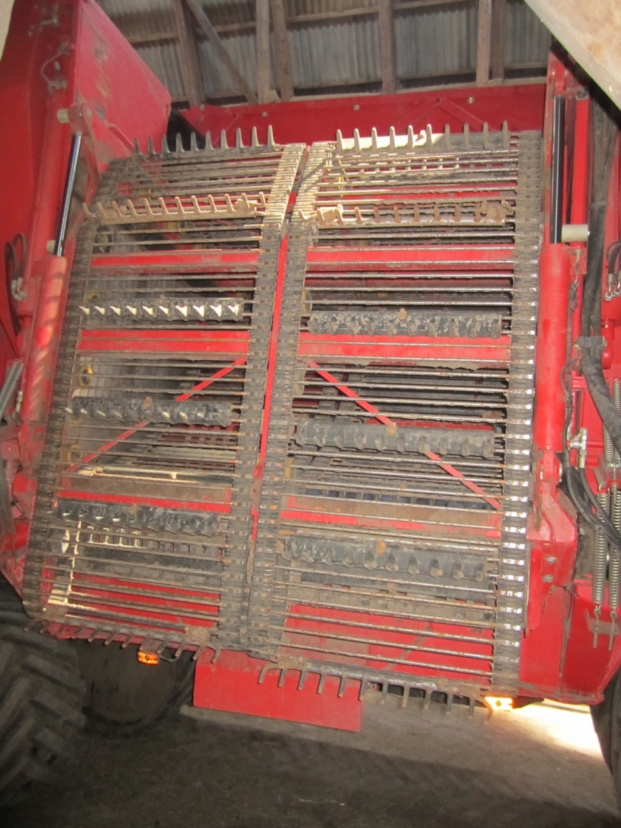 3614 Grimme Maxtron 620 beet harvester 6 row