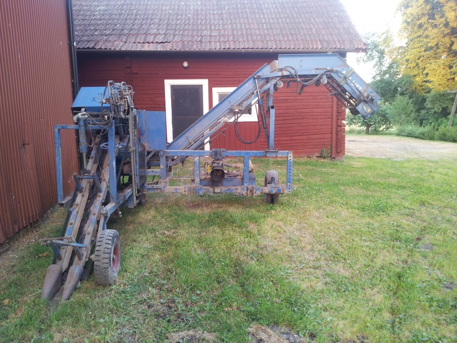 3631 Asa-Lift swedes harvester 1 row with elevator