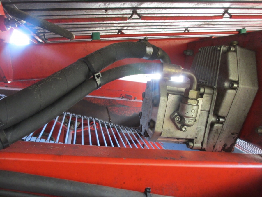 3636 Dewulf RDT superia 2 rad potatisupptagare med tank