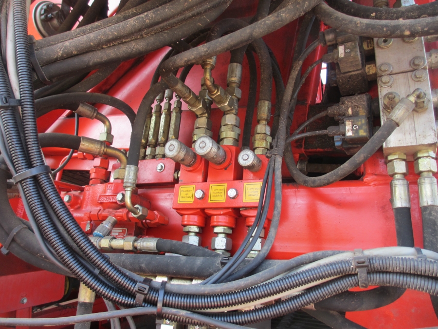 3636 Dewulf RDT superia 2 rad potatisupptagare med tank