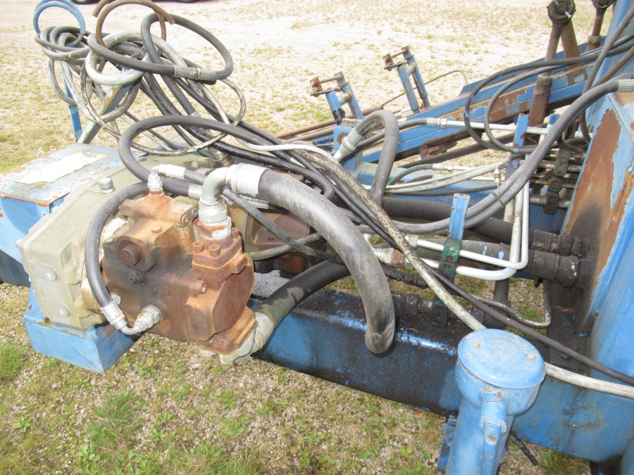 3640 Asa-Lift carrot harvester T-200 2 row with elevator