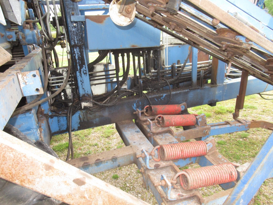 3640 Asa-Lift carrot harvester T-200 2 row with elevator