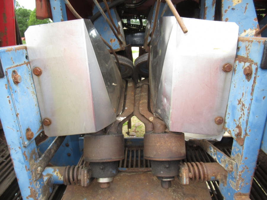 3640 Asa-Lift carrot harvester T-200 2 row with elevator