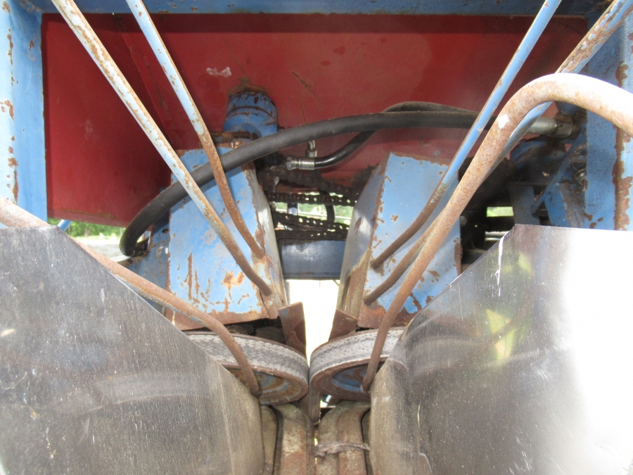 3640 Asa-Lift carrot harvester T-200 2 row with elevator