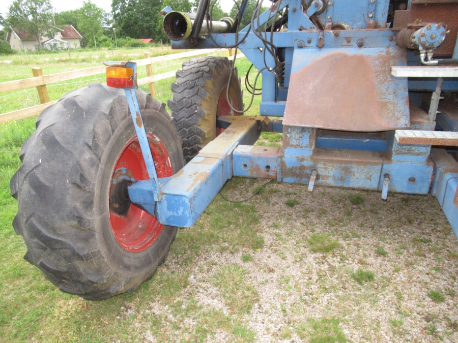 3640 Asa-Lift carrot harvester T-200 2 row with elevator