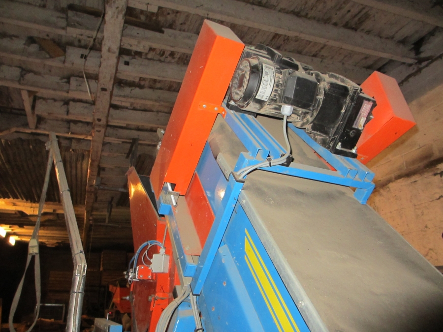3656 EMVE octabin weigher and filler