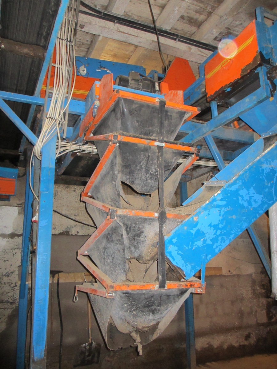 3659 EMVE potato grading line 
