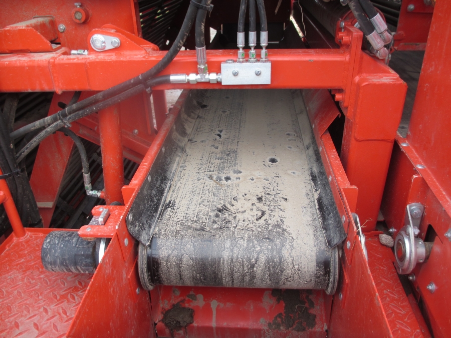 3792 Dewulf RCE 2 row selfpropelled potato harvester