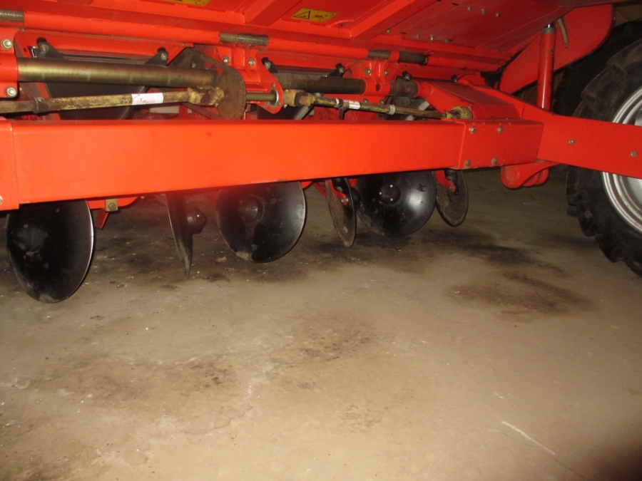 3811 Grimme GL34 Z sättare med gödselaggregat