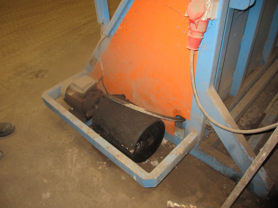 3848 EMVE hydraulisk lådvändare 125 cm med matningsbinge