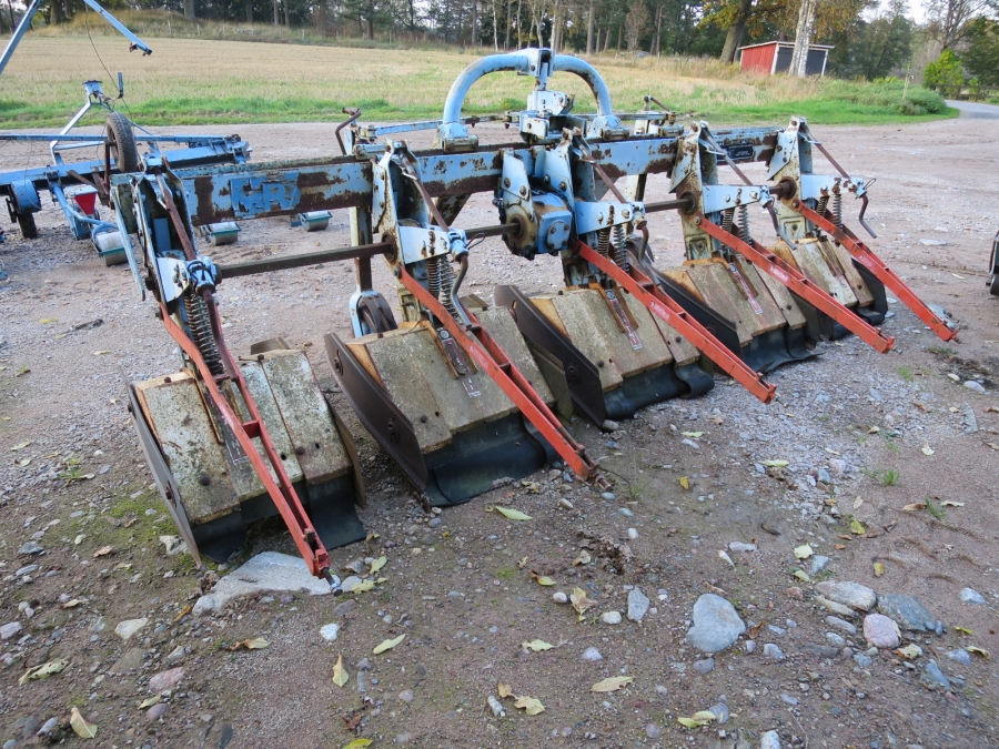 3890 Badalini Row rotary cultivator 4 row
