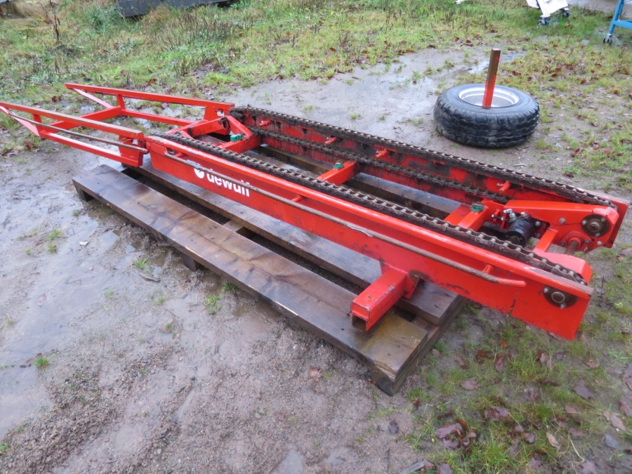 3920 Dewulf P3CC carrot harvester with auto box system