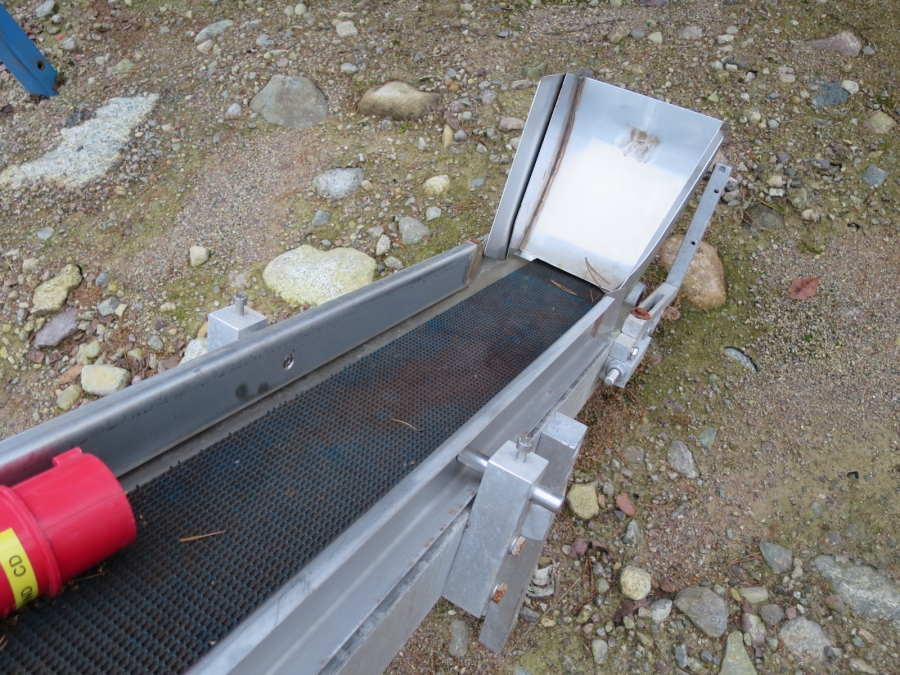 3931 Elevator Edelstahl 2100x120 mm