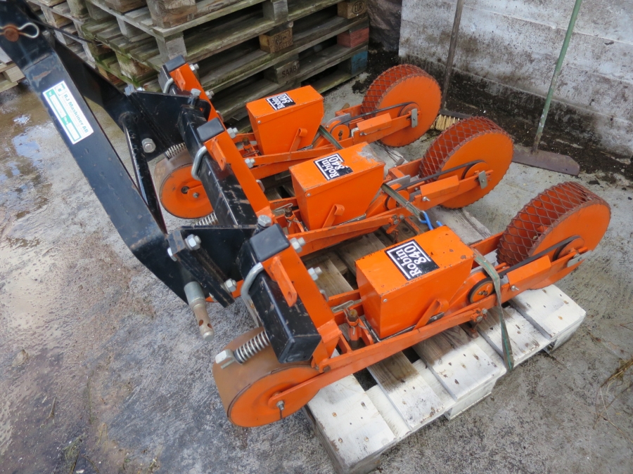 3985 Stanhay precision seeder 3 row 840 Robin