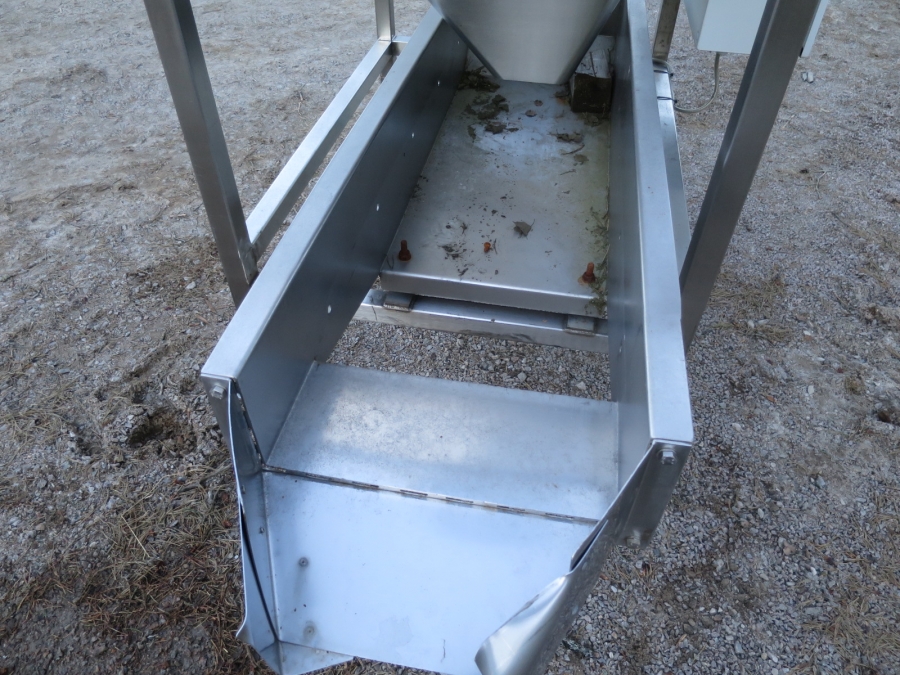 4060 Vibrationsmatare Aviteq med tratt