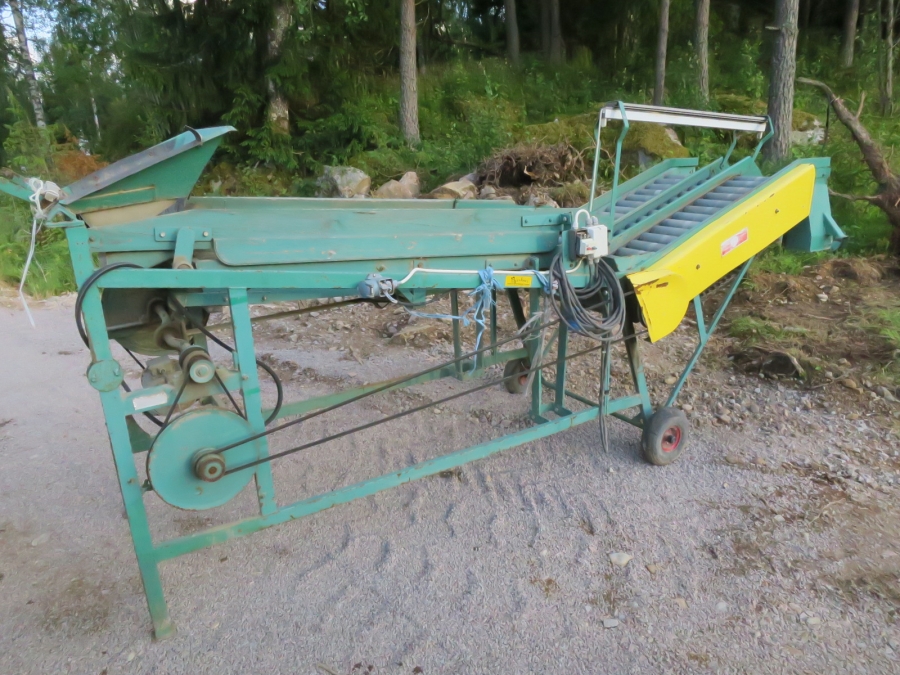 4062 Bording potato grader with bunker