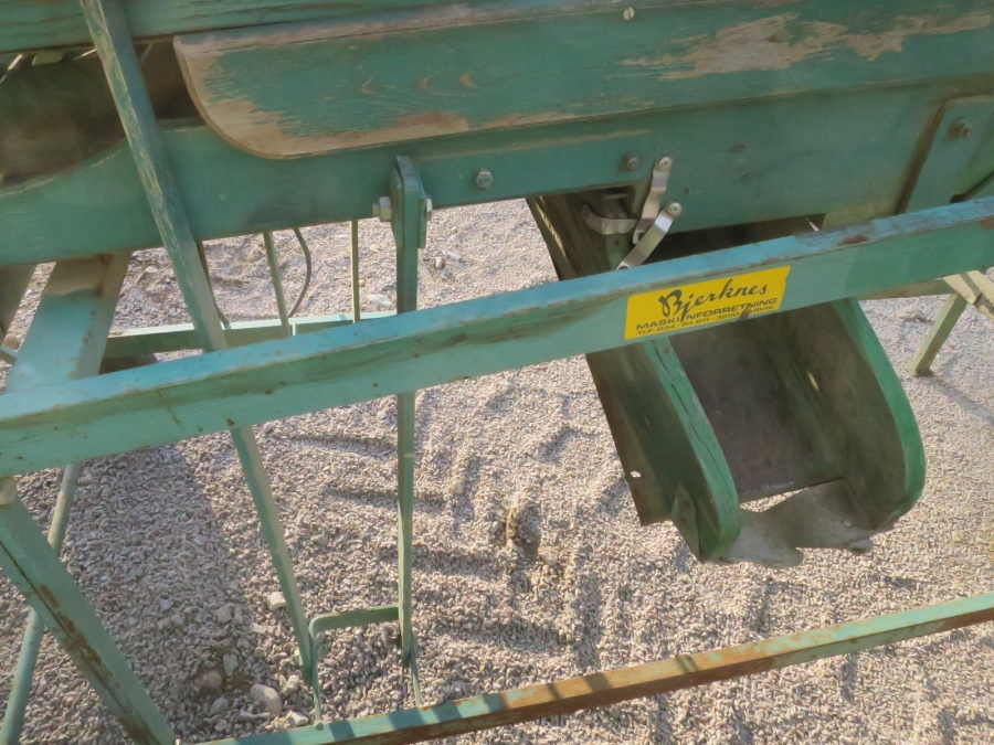 4062 Bording potato grader with bunker