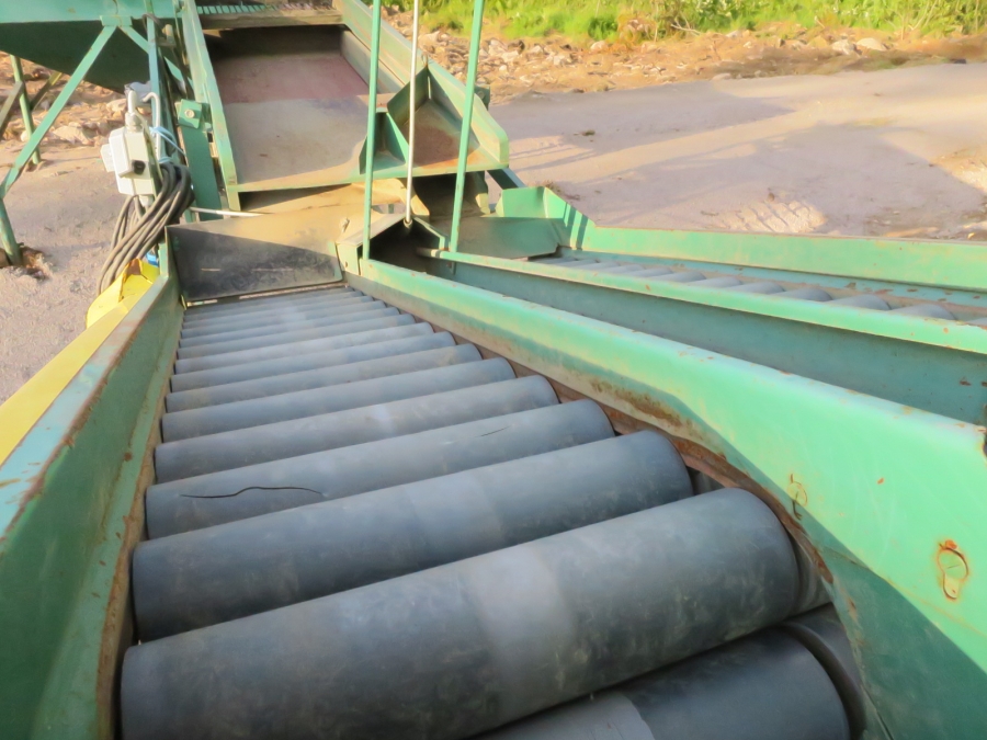 4062 Bording potato grader with bunker