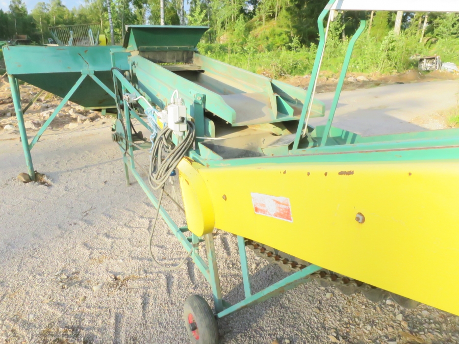 4062 Bording potato grader with bunker