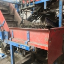 4667 Asa-Lift T-100 carrot harvester with bunker