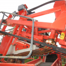 5287 Dewulf GBC carrot harvester with bunker
