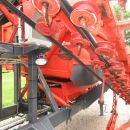 5287 Dewulf GBC carrot harvester with bunker
