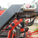 5287 Dewulf GBC carrot harvester with bunker