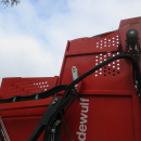 5287 Dewulf GBC carrot harvester with bunker
