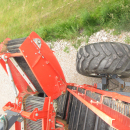 5287 Dewulf GBC carrot harvester with bunker